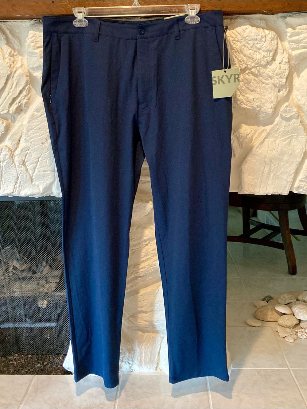 NWT Skyr brand navy blue performance tech pants in mens XL